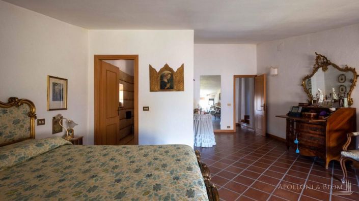 Image No.23-5 Bed Apartment for sale