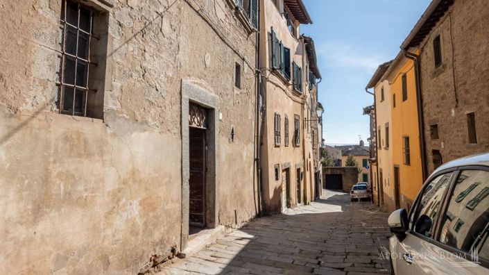 Image No.10-Maison de campagne de 5 chambres à vendre à Cortona