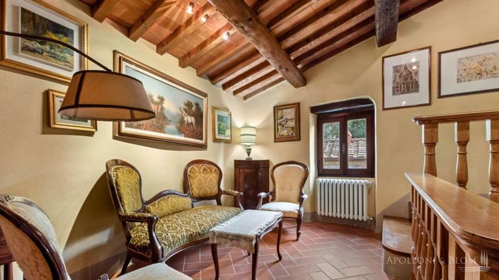 Image No.13-8 Bed Apartment for sale