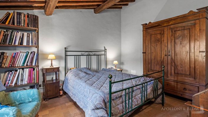 Image No.20-8 Bed Apartment for sale