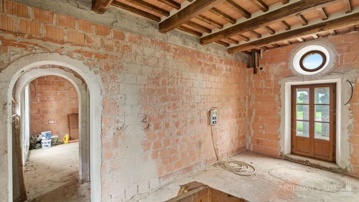 Image No.21-6 Bed Apartment for sale