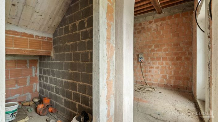 Image No.24-6 Bed Apartment for sale