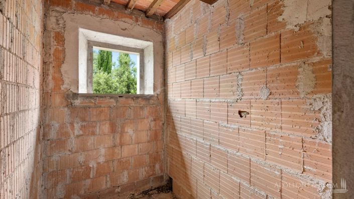 Image No.24-6 Bed Apartment for sale