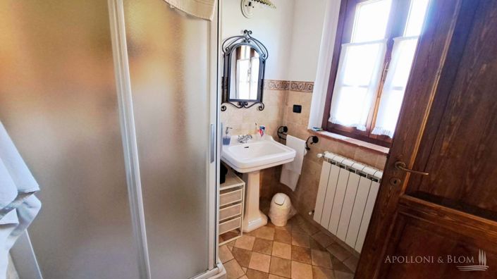 Image No.19-2 Bed Country House for sale