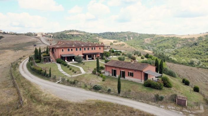 Image No.6-2 Bed Country House for sale