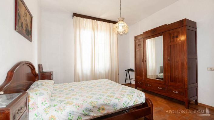 Image No.18-Maison de campagne de 5 chambres à vendre à Montepulciano