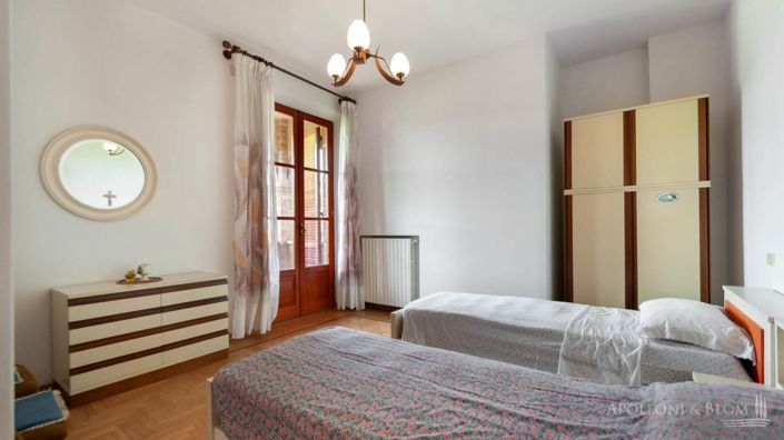 Image No.21-Maison de campagne de 5 chambres à vendre à Montepulciano