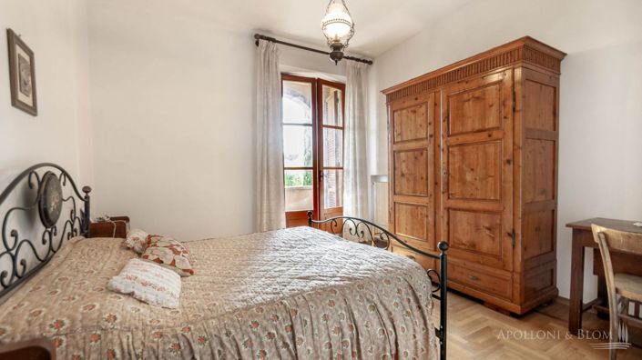 Image No.22-Maison de campagne de 5 chambres à vendre à Montepulciano