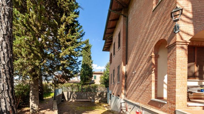 Image No.3-Maison de campagne de 5 chambres à vendre à Montepulciano