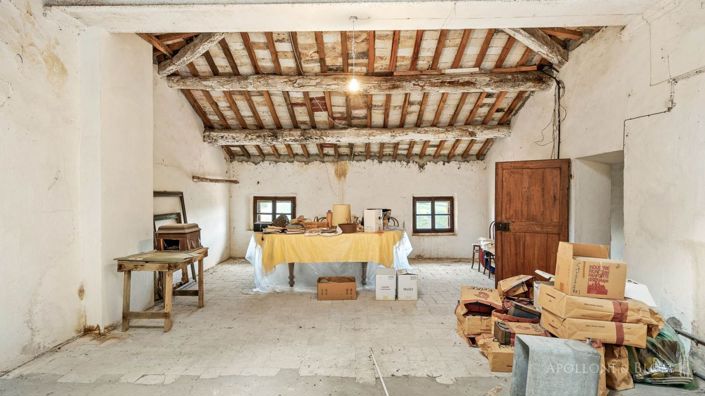 Image No.21-4 Bed Vineyard for sale