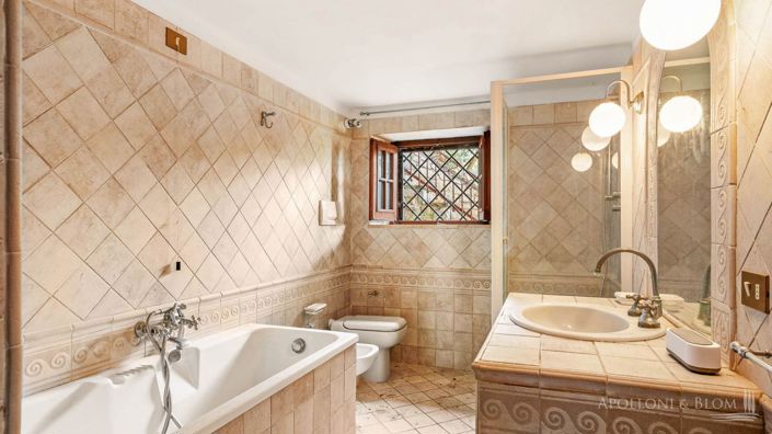 Image No.25-Maison de campagne de 4 chambres à vendre à Cortona