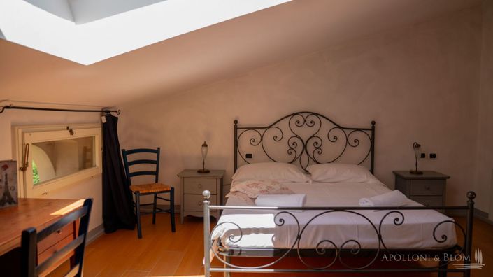 Image No.25-15 Bed Villa for sale