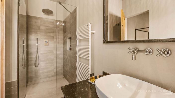 Image No.21-9 Bed Apartment for sale