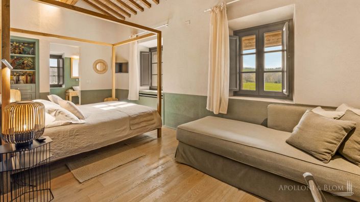 Image No.22-9 Bed Apartment for sale