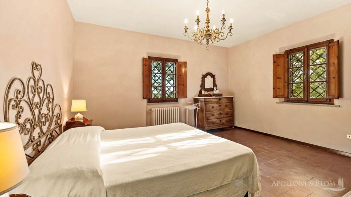 Image No.22-8 Bed Apartment for sale