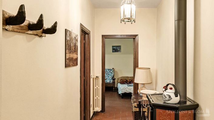 Image No.25-8 Bed Apartment for sale