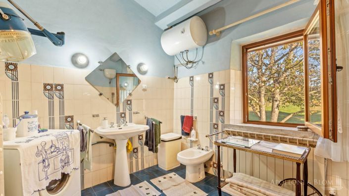 Image No.20-4 Bed Apartment for sale