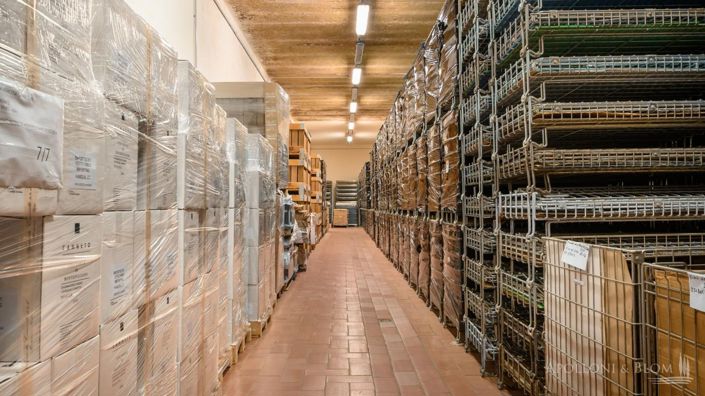 Image No.18-6 Bed Vineyard for sale