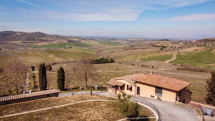 Image No.21-6 Bed Vineyard for sale