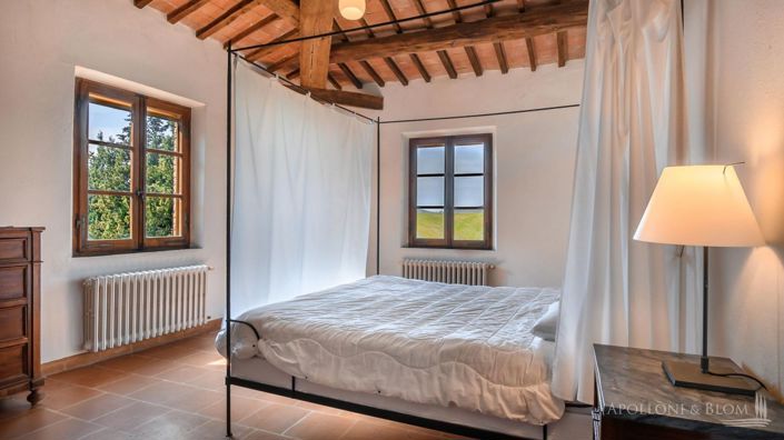 Image No.24-6 Bed Vineyard for sale