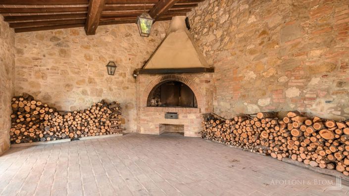 Image No.29-6 Bed Vineyard for sale