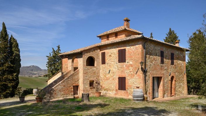 Image No.9-6 Bed Vineyard for sale