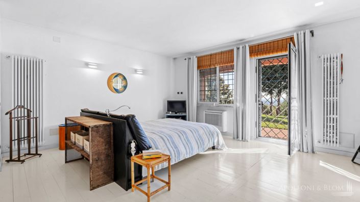 Image No.11-5 Bed Apartment for sale