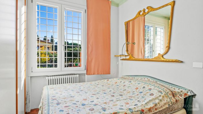 Image No.21-5 Bed Apartment for sale