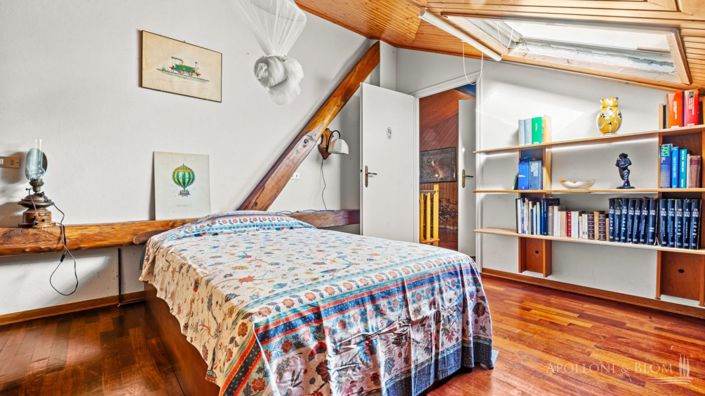 Image No.24-5 Bed Apartment for sale