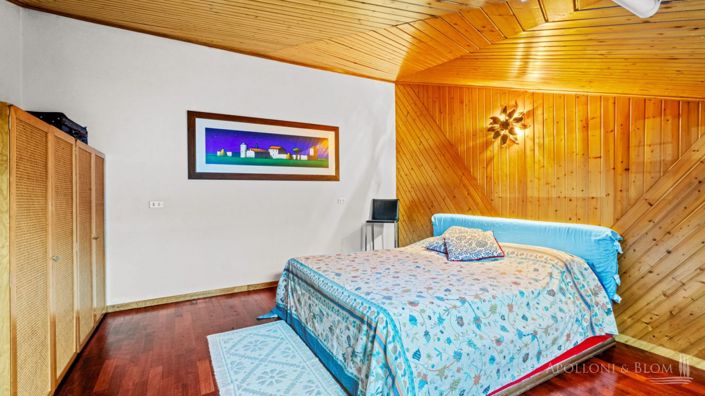 Image No.25-5 Bed Apartment for sale