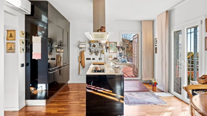 Image No.3-5 Bed Apartment for sale