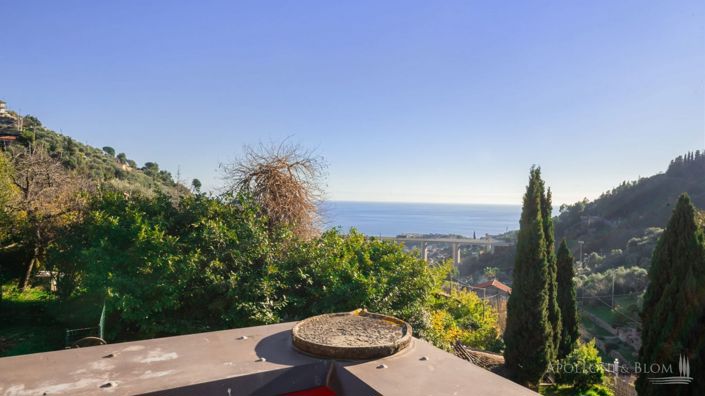 Image No.23-6 Bed Apartment for sale