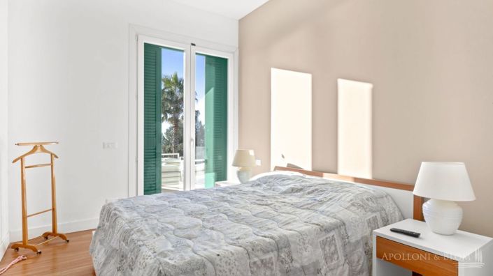 Image No.19-8 Bed Apartment for sale