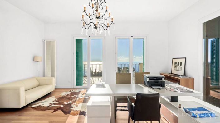 Image No.29-8 Bed Apartment for sale