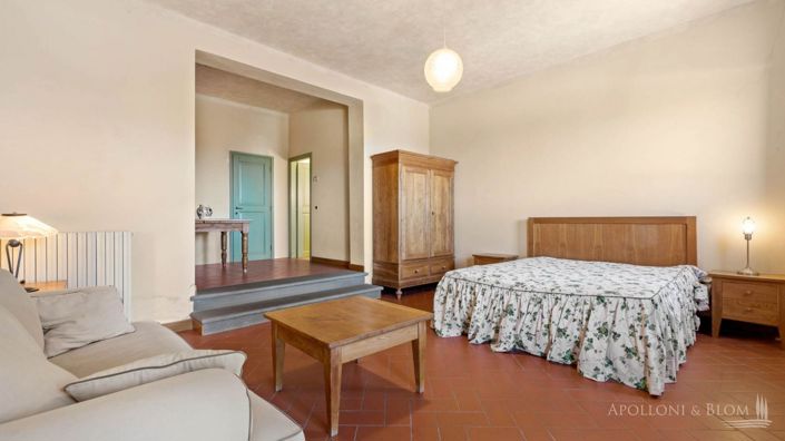 Image No.28-25 Bed Vineyard for sale