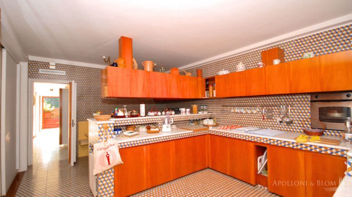 Image No.9-5 Bed Apartment for sale