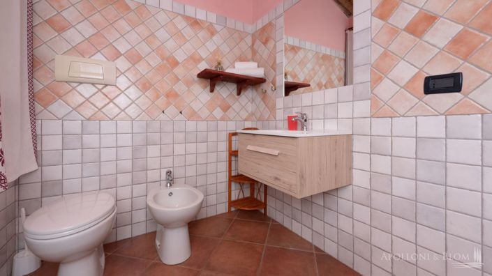 Image No.24-11 Bed Apartment for sale