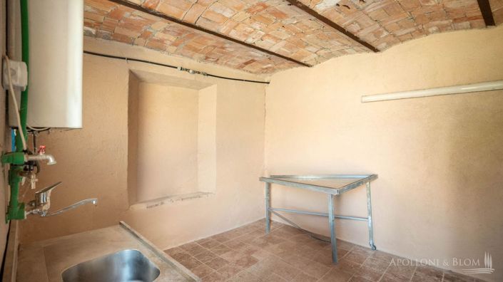 Image No.17-6 Bed Apartment for sale