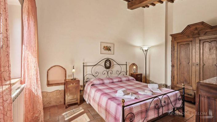 Image No.19-Appartement de 10 chambres à vendre à Montalcino