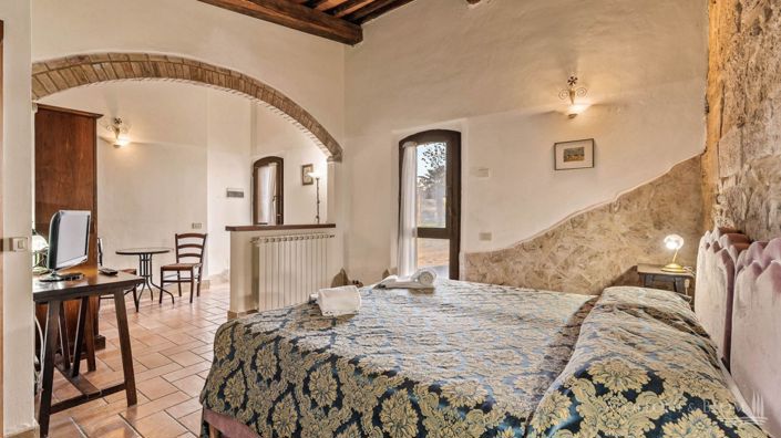 Image No.22-Appartement de 10 chambres à vendre à Montalcino