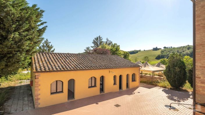 Image No.16-15 Bed Apartment for sale