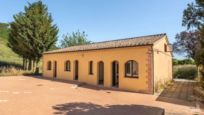 Image No.17-15 Bed Apartment for sale