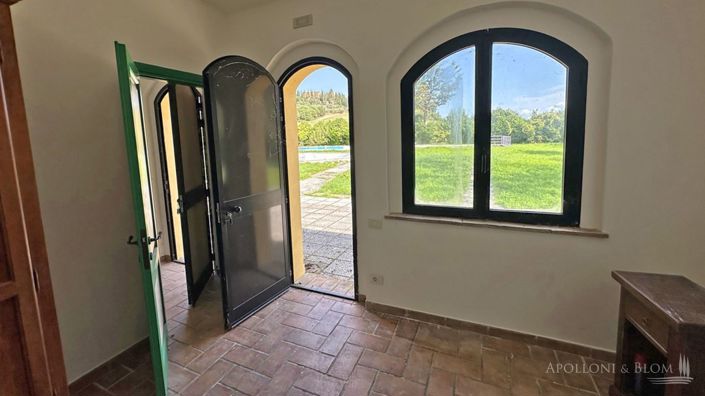 Image No.21-15 Bed Apartment for sale