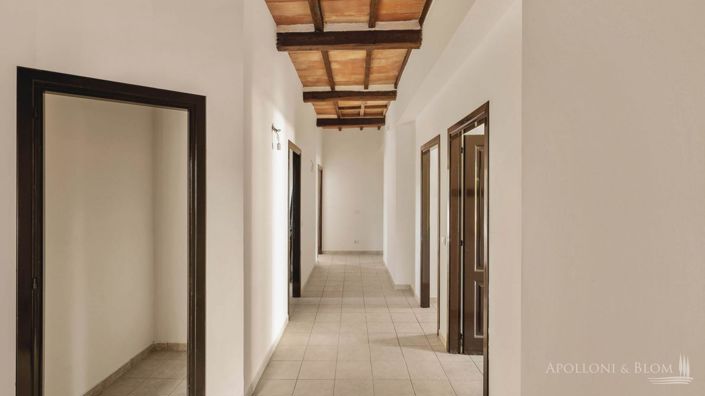 Image No.23-15 Bed Apartment for sale