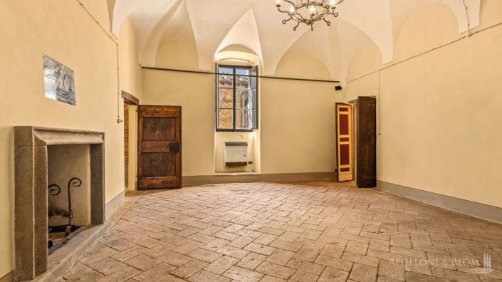 Image No.10-9 Bed Chateaux for sale