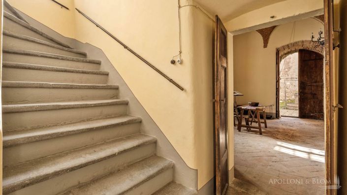 Image No.18-9 Bed Chateaux for sale