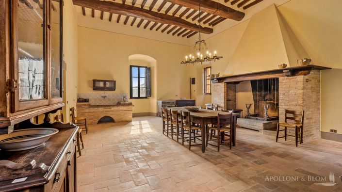 Image No.19-9 Bed Chateaux for sale