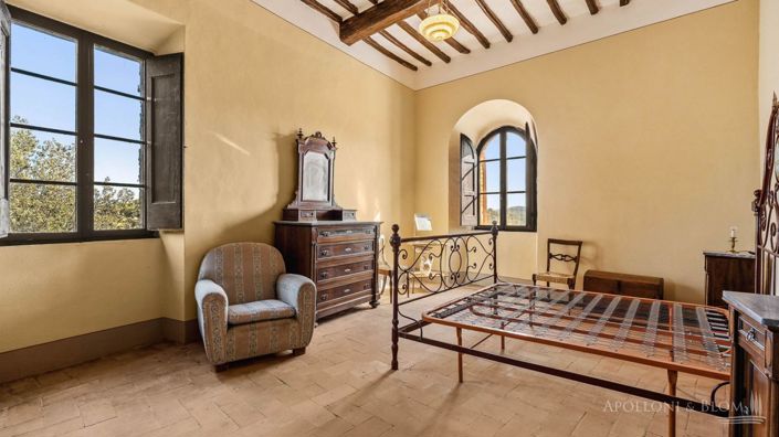 Image No.26-9 Bed Chateaux for sale