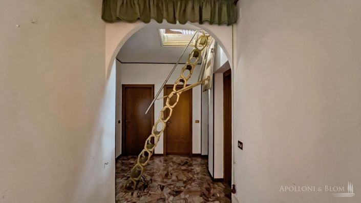 Image No.11-3 Bed Apartment for sale