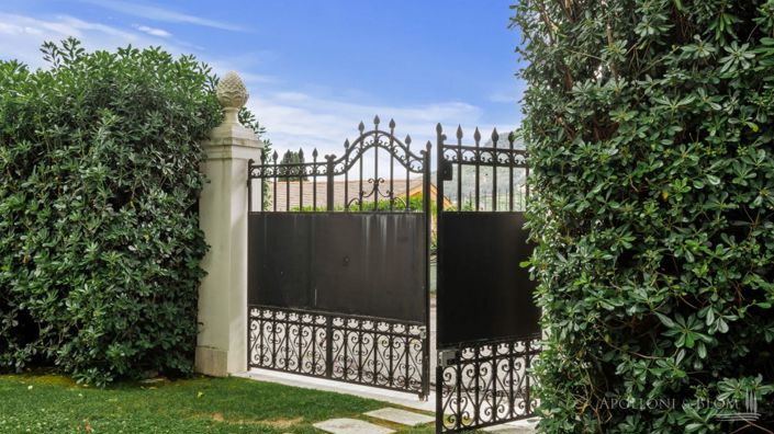 Image No.29-5 Bed Villa for sale